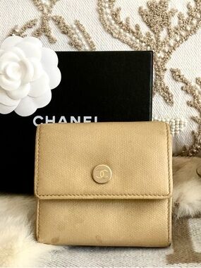 CHANEL COCO DOUBLE SNAP COMPACT WALLET TAN